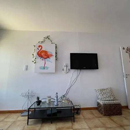 Traditional House Semesterbostad *